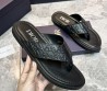 Мужские кожаные шлепанцы Christian Dior черные с рельефными логотипами 2024