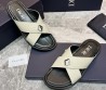 Мужские кожаные шлепанцы Christian Dior молочные с черной подошвой 2024