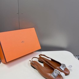 Женские кожаные туфли Hermes коричневые с пряжкой 2024