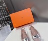Женские замшевые туфли Hermes бледно-розовые с пряжкой 2024