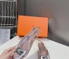Женские замшевые туфли Hermes бледно-розовые с пряжкой 2024