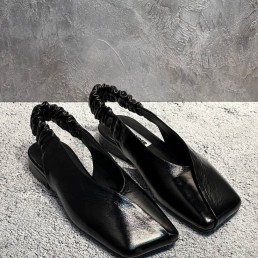 Женские кожаные туфли Jil Sander черные глянцевые с квадратным носком 2024