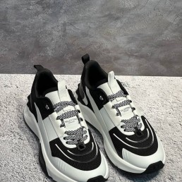 Мужские комбинированные кроссовки Valentino Garavani True Act белые с черным 2024