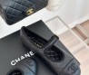 Женские кожаные балетки с ремешком Chanel черные 2024