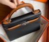 Женская кожаная сумка Hermes Kelly Seller черная с коричневой ручкой 28 см 2024