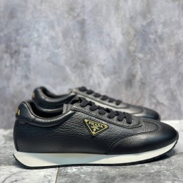 Мужские кожаные кроссовки Prada черные с логотипом 2024