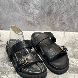 Женские кожаные шлепанцы Louis Vuitton Bom Dia flat comfort черные 2024