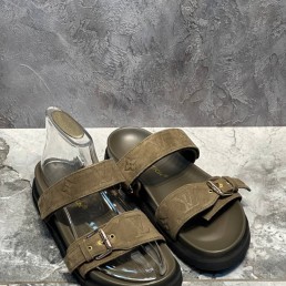 Женские замшевые шлепанцы Louis Vuitton Bom Dia flat comfort зеленые 2024