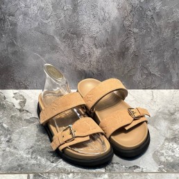 Женские замшевые шлепанцы Louis Vuitton Bom Dia flat comfort бежевые 2024