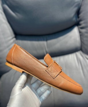 Женские кожаные лоферы Louis Vuitton коричневые с логотипом 2024