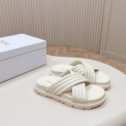 Женские кожаные шлепанцы Christian Dior белые 2024