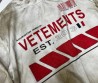 Женская футболка Vetements oversize белая с эффектом загрязнения 2024