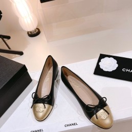 Женские кожаные балетки Chanel черные с золотым носом 2024