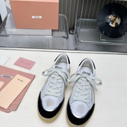 Женские кожаные кроссовки Miu Miu Bleached leather серые с черным замшевым носом 2024