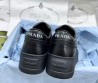 Женские кожаные кроссовки на платформе Prada черные 2024