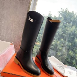 Женские кожаные сапоги Hermes черные с пряжкой 2024