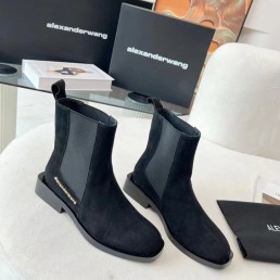 Женские замшевые укороченные сапоги Alexander Wang черные 2024