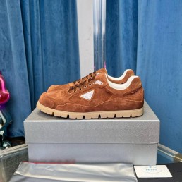 Мужские замшевые кроссовки Prada коричневые 2024