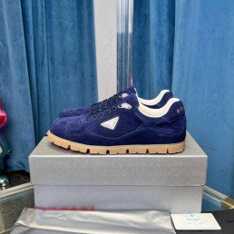 Мужские замшевые кроссовки Prada синие с логотипом 2024