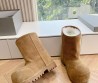 Женские замшевые короткие сапоги Balenciaga Alaska fur bootie бежевые на меху 2024