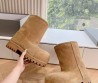 Женские замшевые короткие сапоги Balenciaga Alaska fur bootie бежевые на меху 2024