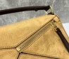 Женская замшевая сумка Loewe бежевая 25х15х10 2024