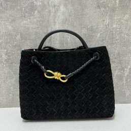 Женская замшевая сумка Bottega Veneta 33х23х13 черная 2024