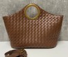 Женская кожаная сумка Bottega Veneta коричневая 42х30х12 2024