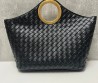 Женская кожаная сумка Bottega Veneta черная 42х30х12 2024