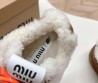 Женские замшевые кроссовки Miu Miu & New Balance коричневые на меху с разноцветными шнурками 2024