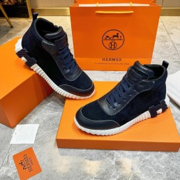 Мужские высокие замшевые кроссовки Hermes с кожаными вставками синие 2024