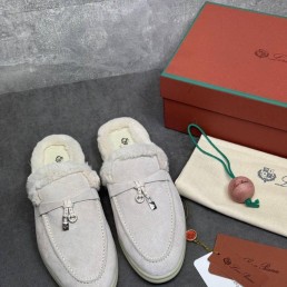 Женские замшевые мюли с мехом Loro Piana Charms Walk Babouche молочные 2024