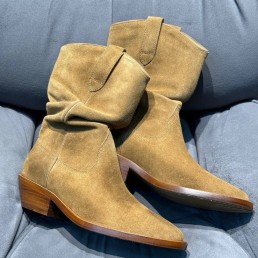 Женские замшевые сапоги Maison Margiela Tabi коричневые 2024