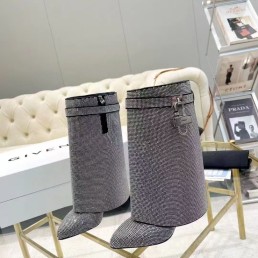 Женские атласные ботильоны в стразах Givenchy Shark Lock серые на танкетке 2024