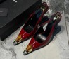 Женские кожаные туфли Saint Laurent красные с украшением на носке каблук 10 см 2024