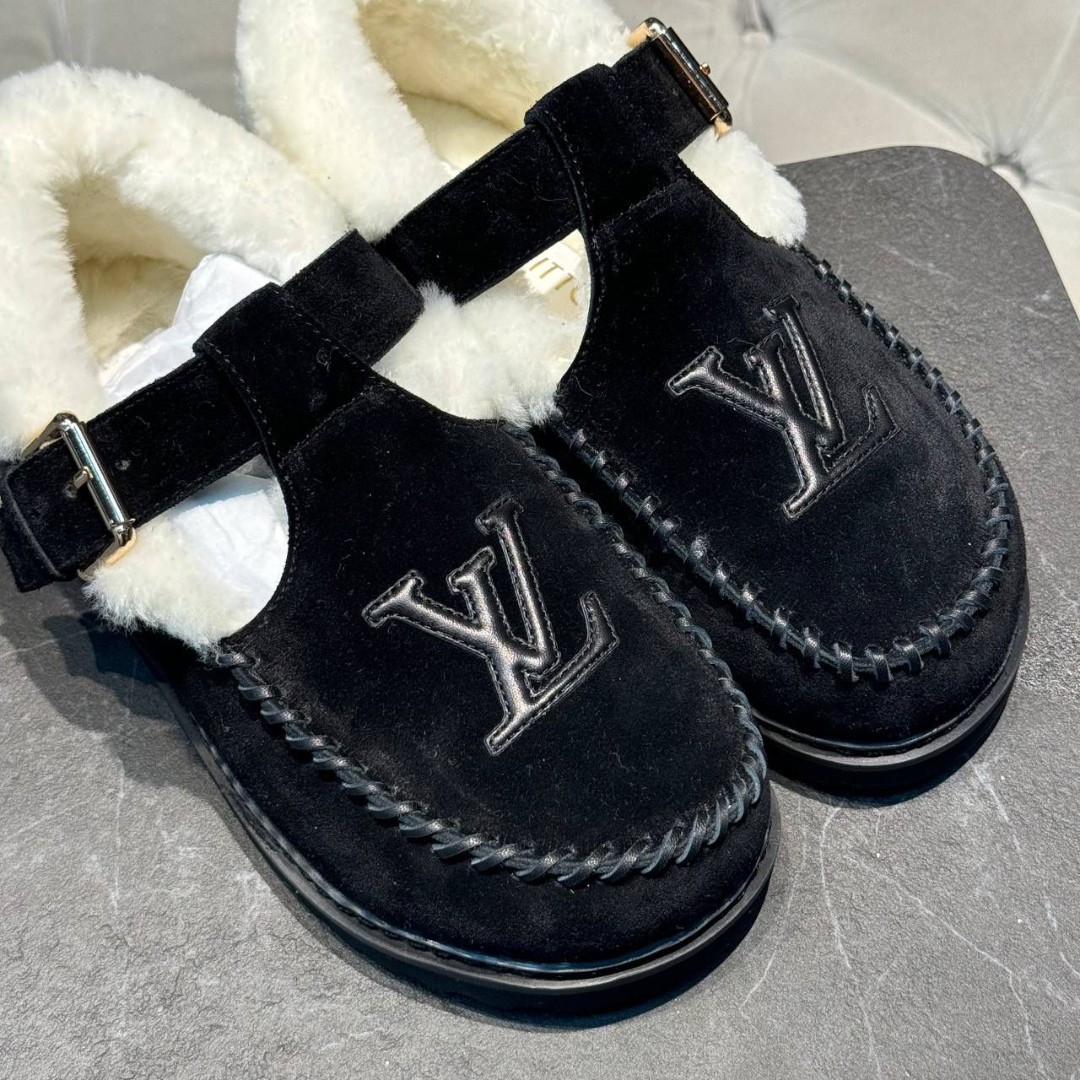 Женские замшевые ботинки Louis Vuitton Colorado Comfort на меху черные 2024