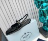 Кожаные босоножки Prada черные лакированные 2025