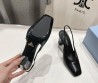 Женские кожаные туфли Prada черные на ремешках каблук 9 см 2025