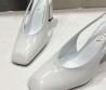Женские кожаные туфли Prada белые на ремешках каблук 9 см 2025