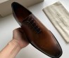 Мужские кожаные туфли Santoni коричневые 2025