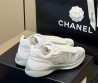 Женские кожаные кроссовки Chanel белые с серебристыми вставками 2025