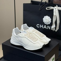 Женские кожаные кроссовки Chanel белые 2025