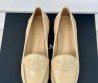 Женские кожаные лоферы Chanel бежевые 2025