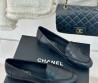 Женские кожаные лоферы Chanel черные 2025