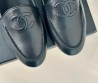 Женские кожаные лоферы Chanel черные 2025