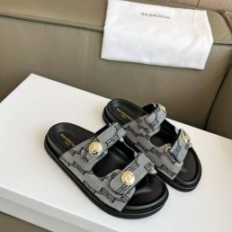 Женские текстильные шлепанцы Balenciaga серые 2025