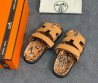 Женские кожаные шлепанцы Hermes бежевые 2025