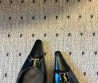 Женские кожаные туфли Saint Laurent черные каблук 9,5 см 2025
