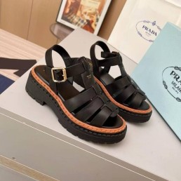 Женские кожаные сандалии Prada черные 2025