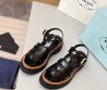 Женские кожаные сандалии Prada черные лакированные 2025